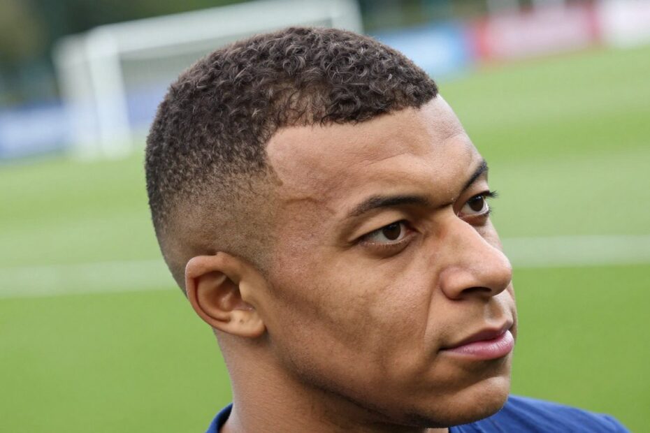 Fryzura Mbappé